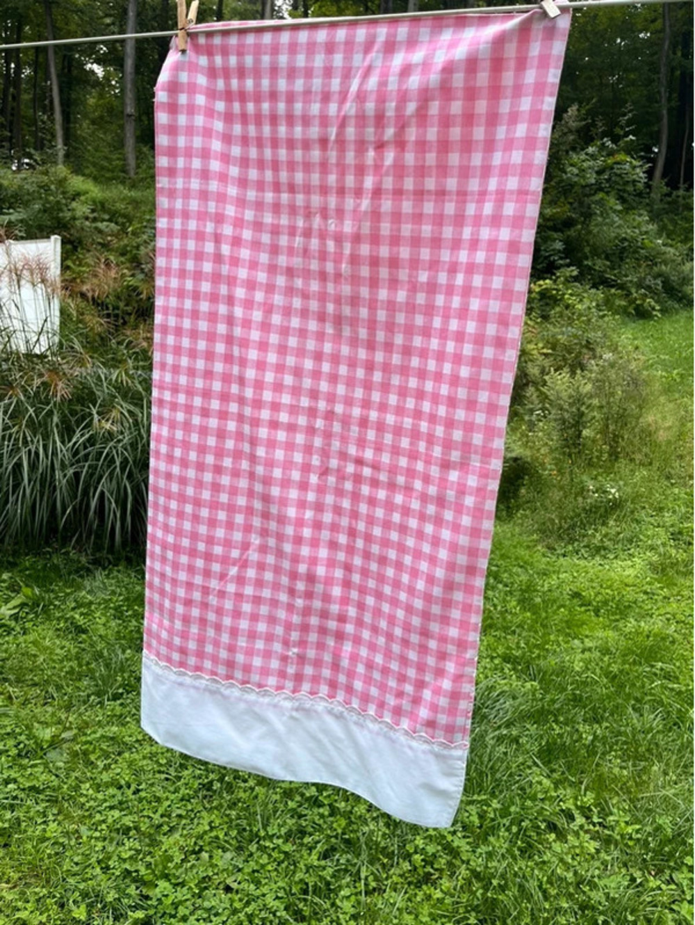 Vintage pink gingham scalloped edge Utica USA cotton/poly king pillowcase granny